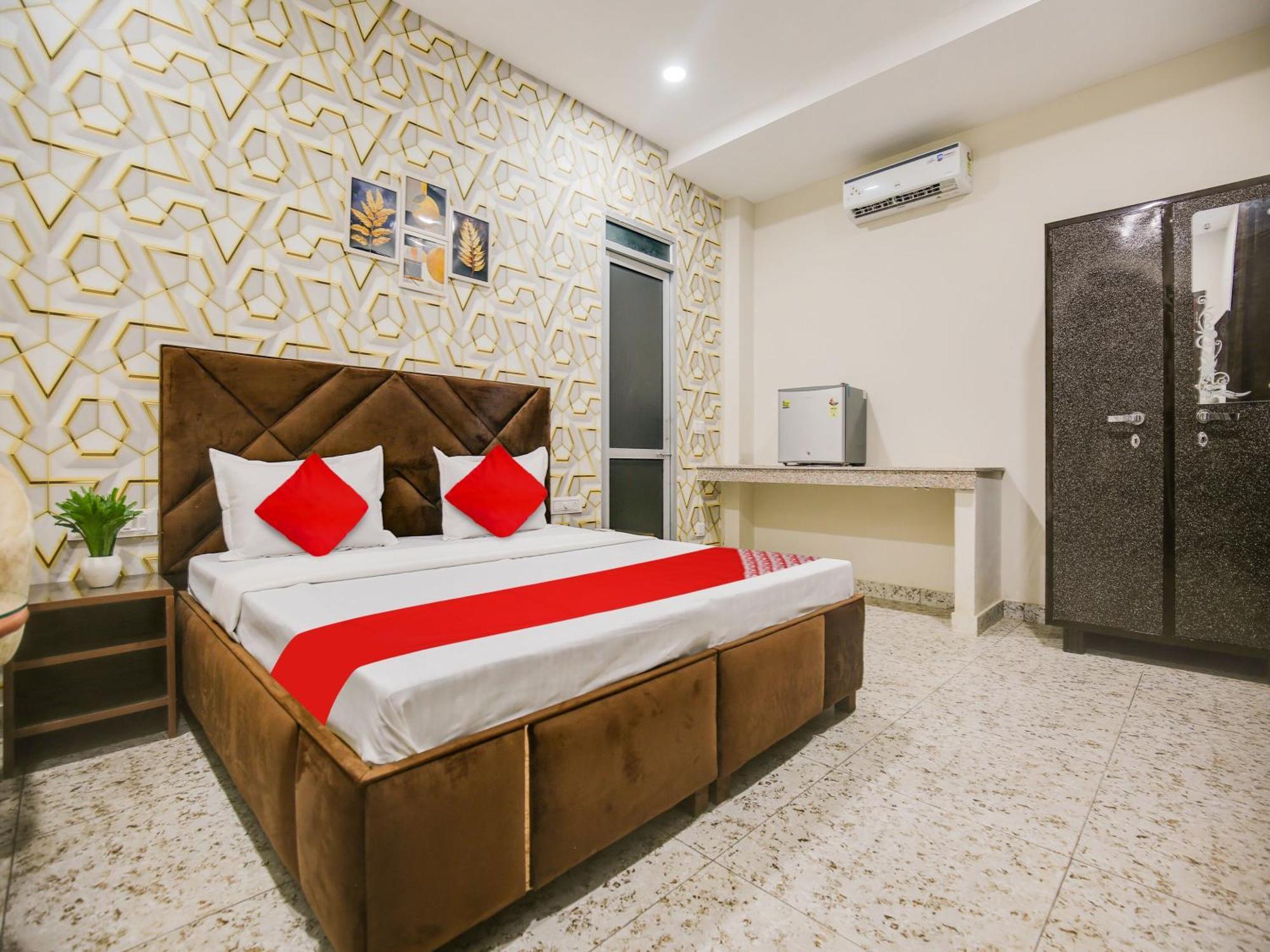 Hotel O Silver Sky Ludhiana Eksteriør bilde